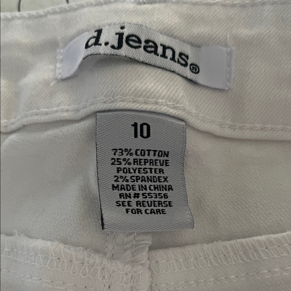 D. Jeans Classic White Trousers